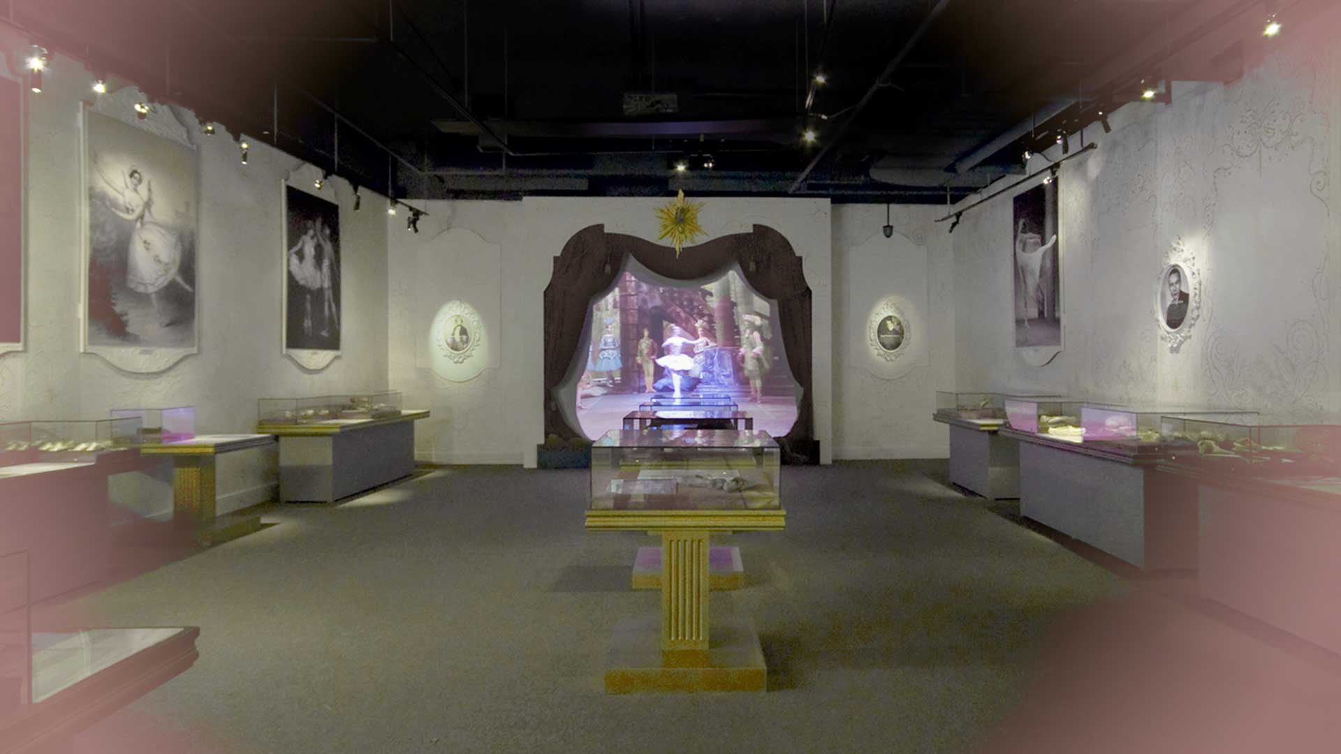 Ballet_BG_ex Photo of On Pointe Exhibit, 2008
