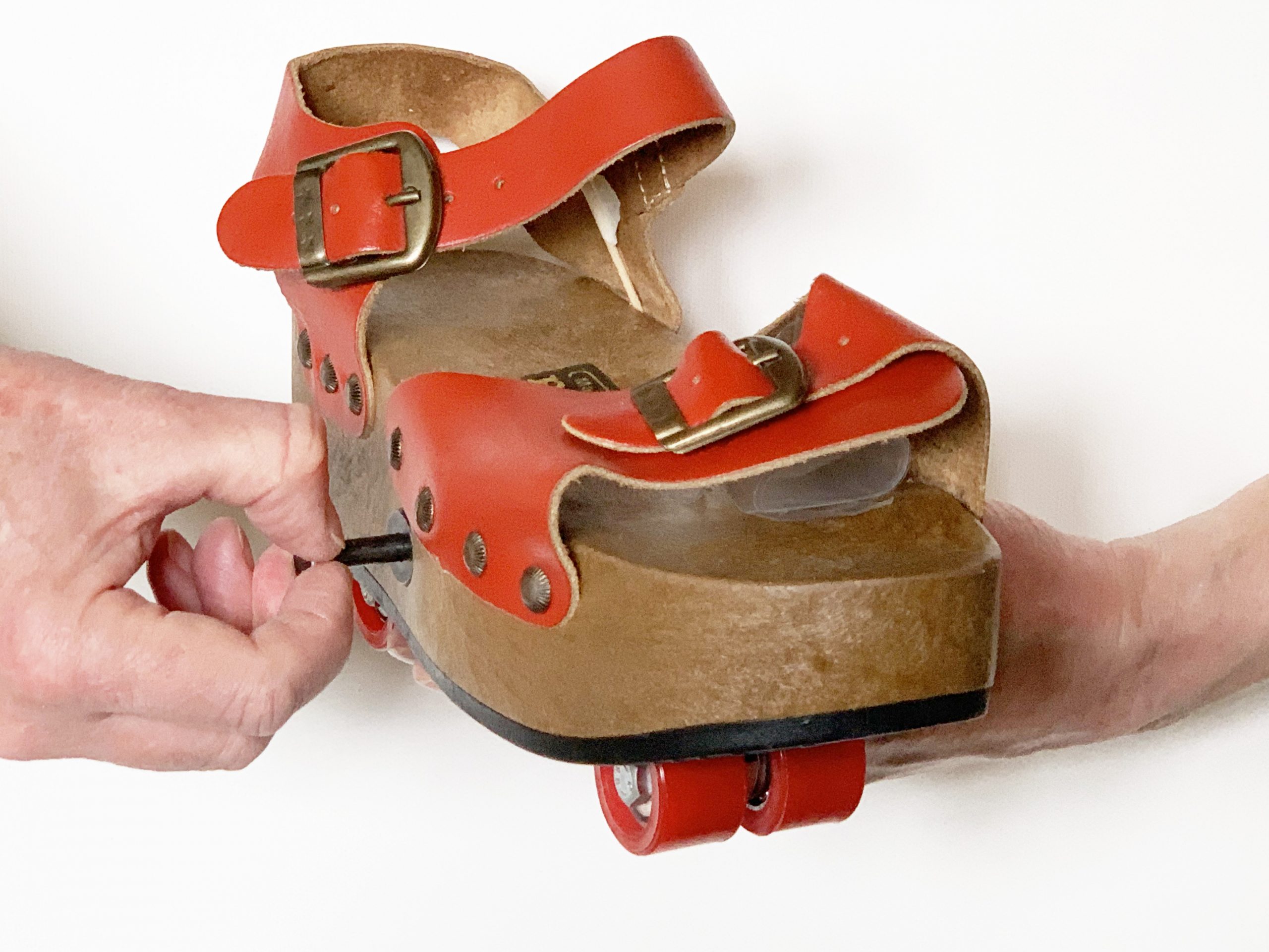 Pop out sale sandal skates